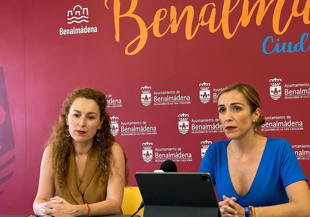 Sonia Valverde, Jefa de Servicio de Cultura del Ayuntamiento de Benalmádena, junto a Jésica Trujillo, edil de Cultura.