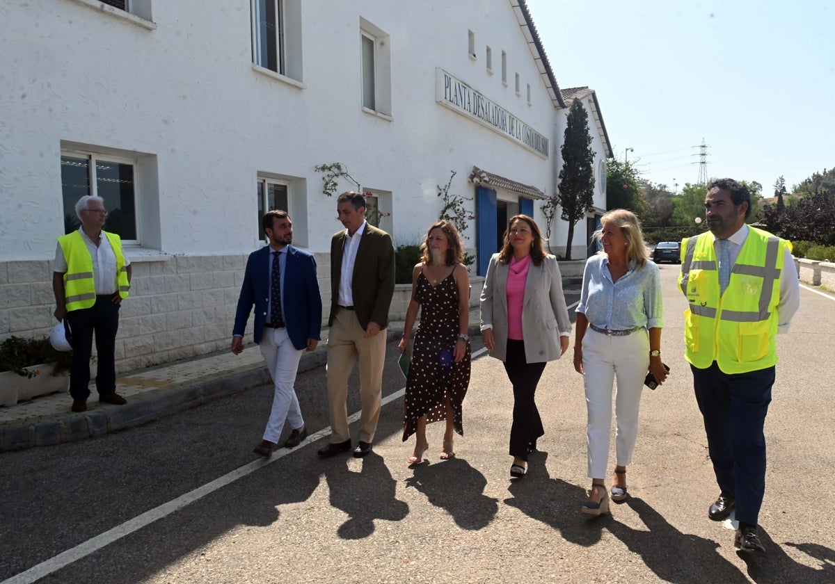 Visita institucional a la desaladora de Marbella.