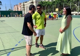 La edil de Medio Ambiente y Deportes, Rocío Ruiz, en la visita a los campamentos deportivos estivales.