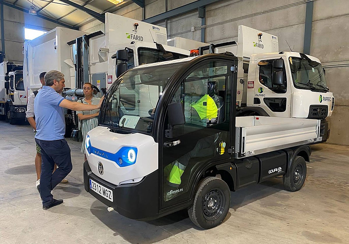 Una de las máquinas con las que refuerzan la limpieza de sus contenedores.