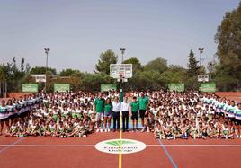 Berni, Carmen Ruiz, Sergio Corral, José Manuel Domínguez, Salomé García y Augusto Lima durante su visita al Campus Unicaja.