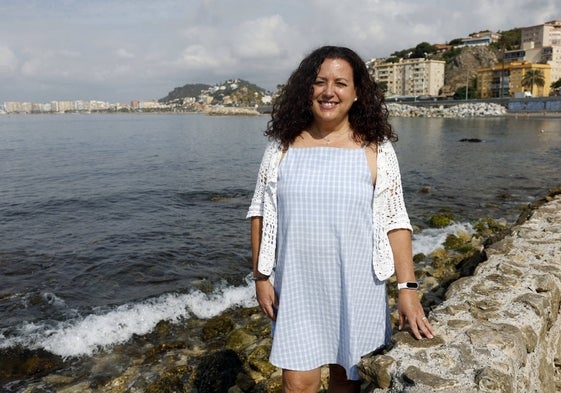 Cristina Moreno, en el roquedal del balneario de los Baños del Carmen de Málaga.