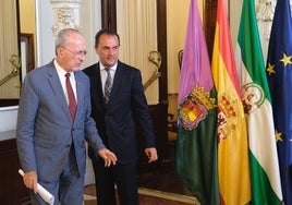 De la Torre y Muñoz, en un acto celebrado en el Ayuntamiento de la capital.