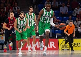 Nzosa, en el único partido que jugó con el Betis la pasada temporada.