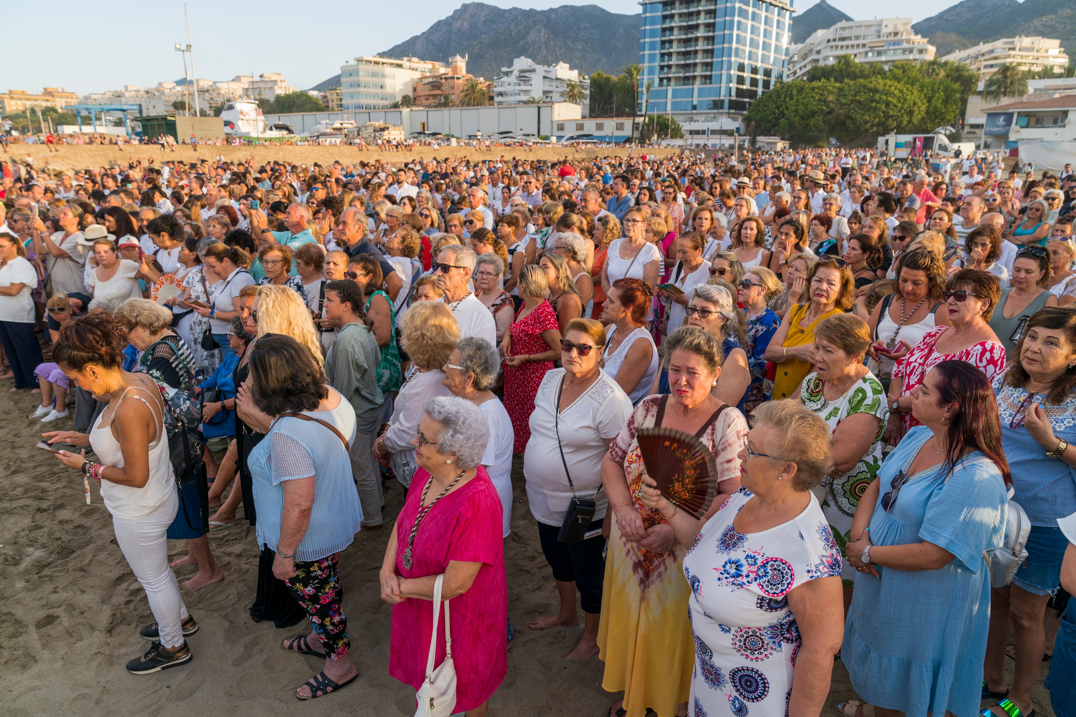 Rosario de la aurora y procesión de la Virgen del Carmen en Marbella