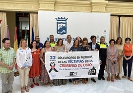 Lectura del manifiesto en conmemoración del Día Europeo de las Víctimas de los Crímenes de Odio, en el Ayuntamiento