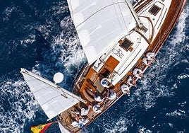 El barco 'Disparate', de estreno para esta temporada con el equipo malagueño Estrella del Viento.