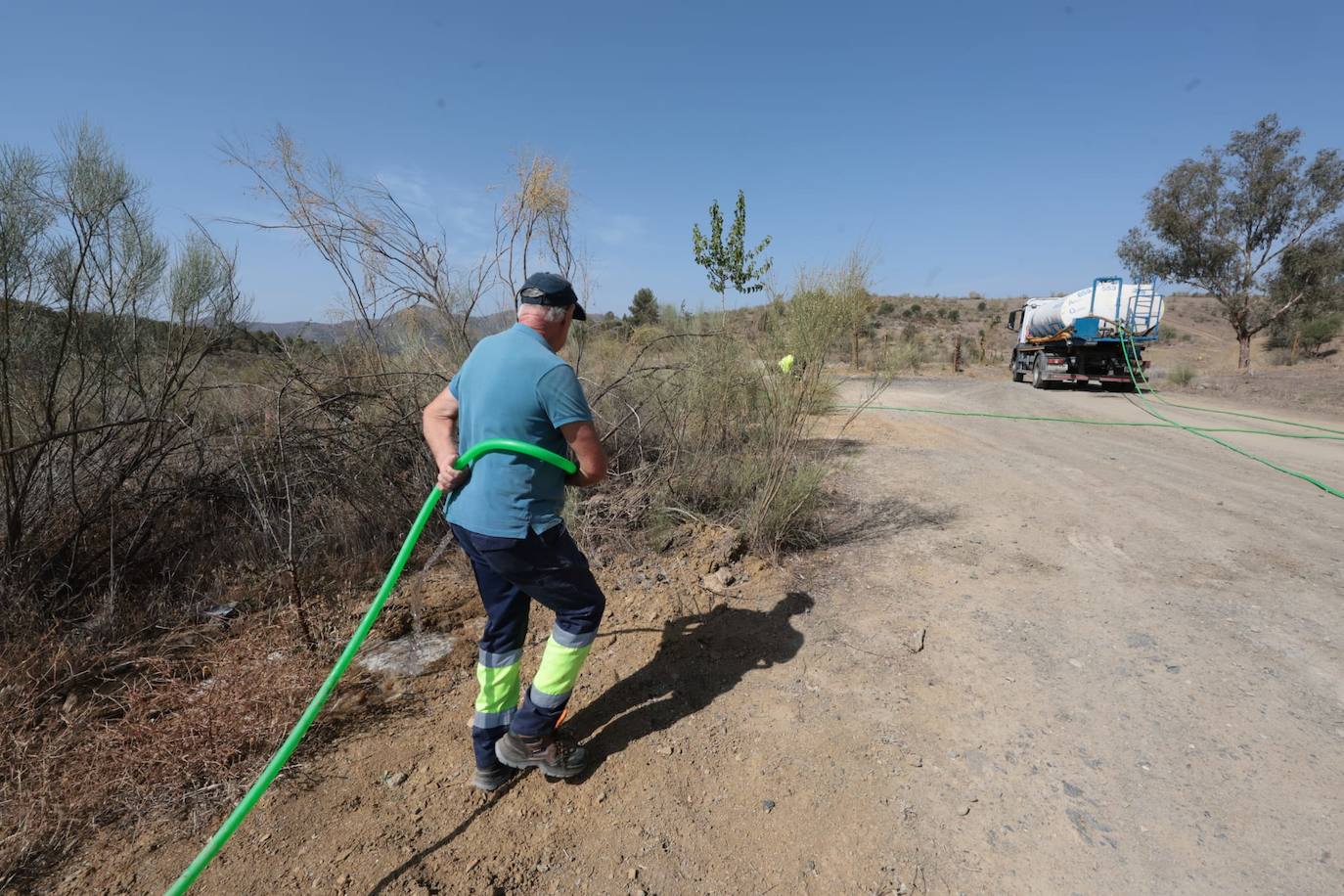 El estado crítico del embalse de La Viñuela, en imágenes