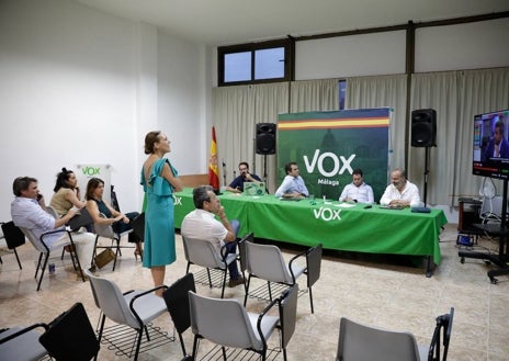 Imagen secundaria 1 - Diferentes momentos de la noche electoral. 