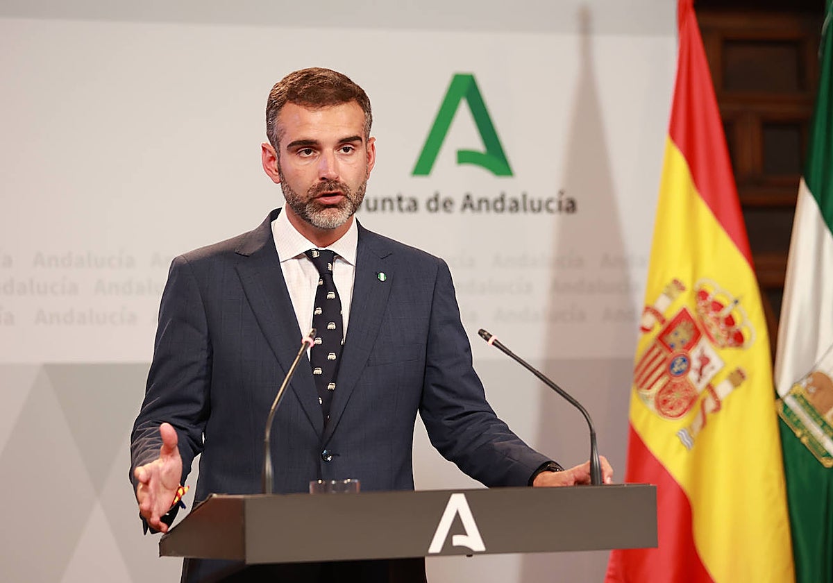 Ramón Fernánde Pacheco, tras el Consejo de Gobierno extraordinario de este jueves.