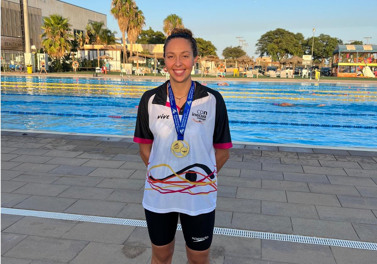 Paloma de Bordóns da una nueva medalla al Inacua en el Nacional de natación de Málaga