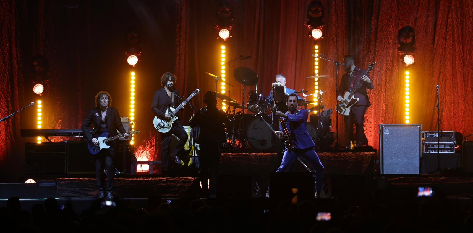 Loquillo reivindica el rock en su concierto en La Malagueta