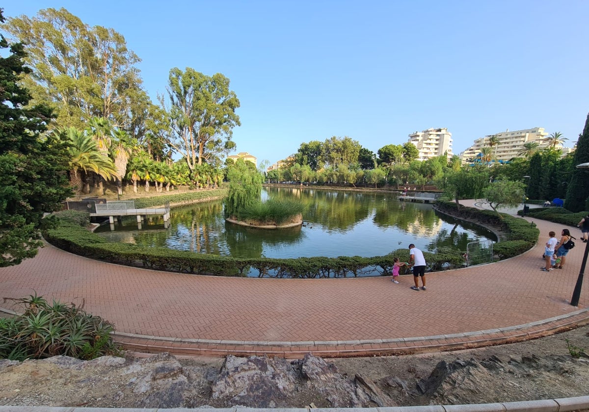 El Parque de la Paloma de Benalmádena se 'reinventa' con nuevas zonas deportivas junto al lago