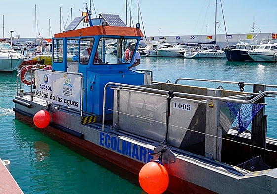 Embarcaciones de limpieza del litoral.
