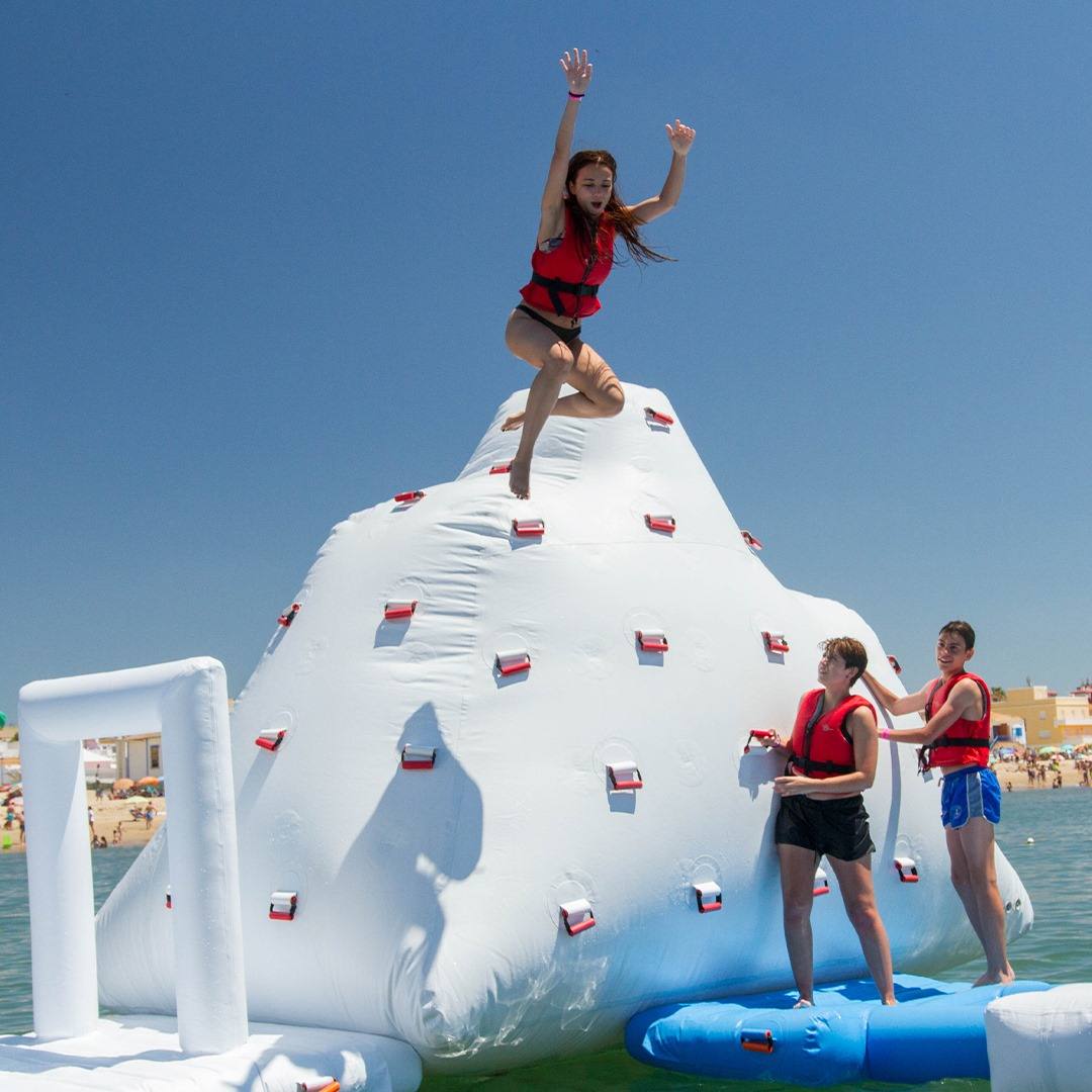 Imágenes de los parques acuáticos que explotan en Málaga la empresa Water Fun (en La Malagueta, Marbella y Cala de Mijas