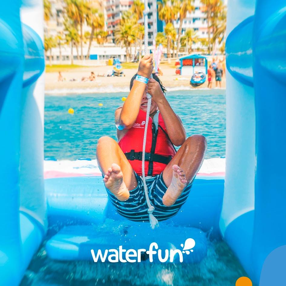 Imágenes de los parques acuáticos que explotan en Málaga la empresa Water Fun (en La Malagueta, Marbella y Cala de Mijas
