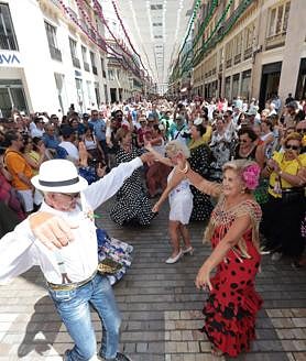 Imagen secundaria 2 - La tradición por bandera