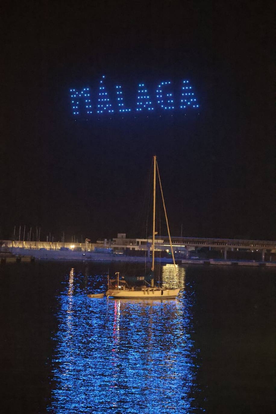 Un espectáculo de drones y los fuegos artificiales abren la Feria de Málaga 2023