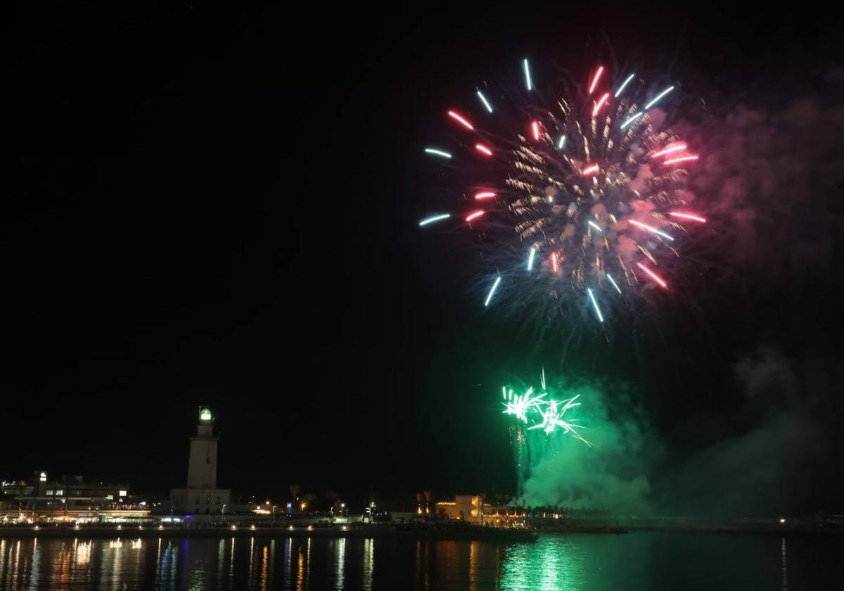 Un espectáculo de drones y los fuegos artificiales abren la Feria de Málaga 2023