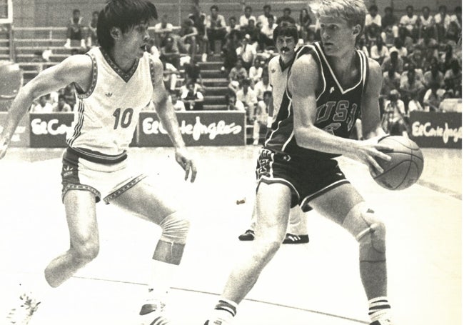 Steve Kerr, seleccionador de Estados Unidos, en Ciudad Jardín durante el Mundobasket de 1986.