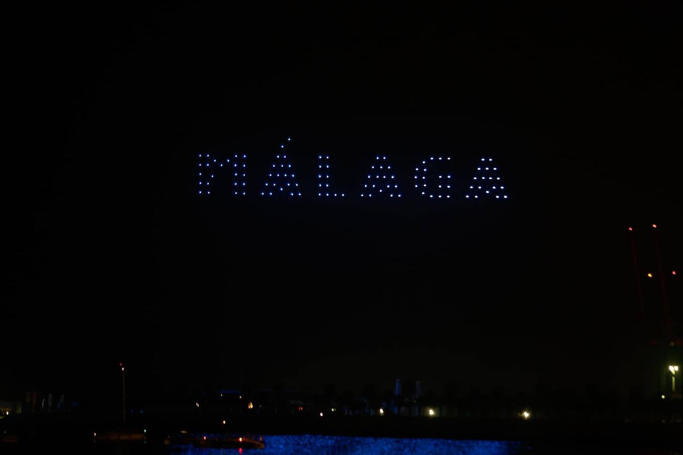 Un espectáculo de drones y los fuegos artificiales abren la Feria de Málaga 2023