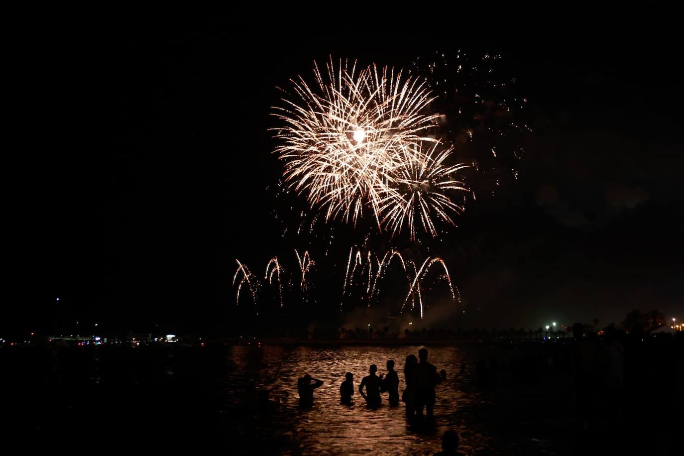 Un espectáculo de drones y los fuegos artificiales abren la Feria de Málaga 2023