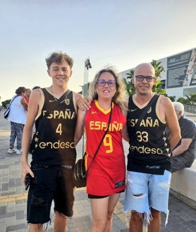 Imagen secundaria 2 - Málaga disfruta de una noche inolvidable en el Martín Carpena