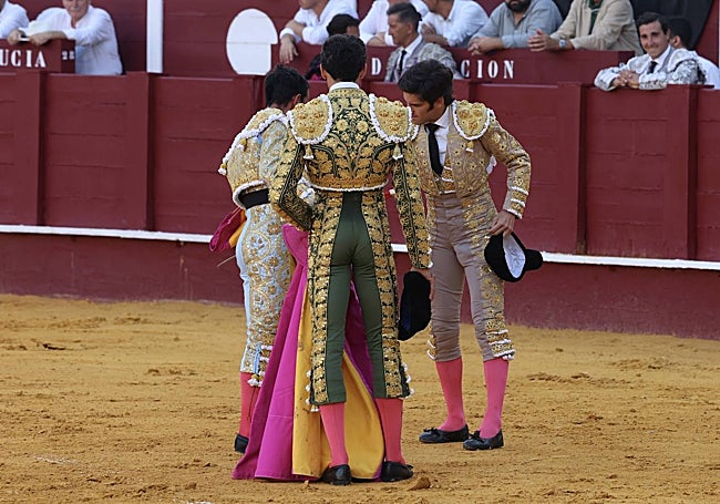 Momento en el que Lavado se convirtió en matador de toros.