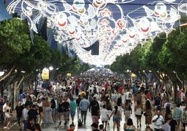 Ambiente. De día o de noche, el real presentó un gran ambiente en todas sus calles.