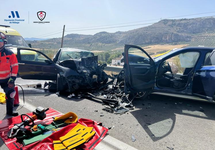 Imagen principal - Un accidente de tráfico deja siete heridos y obliga a cortar la carretera principal en Ronda