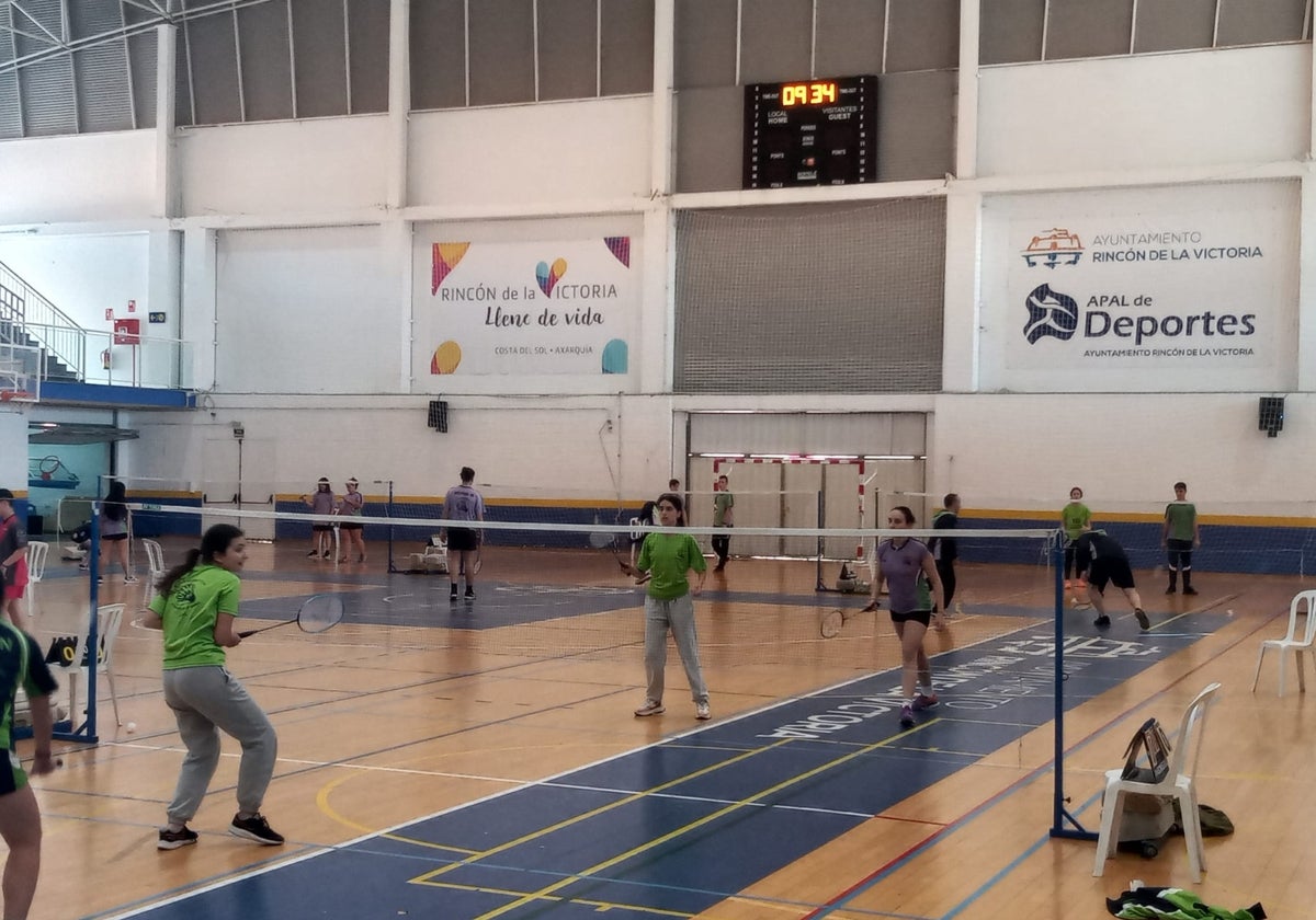 Imagen de un entrenamiento en el pabellón de Torre de Benagalbón.