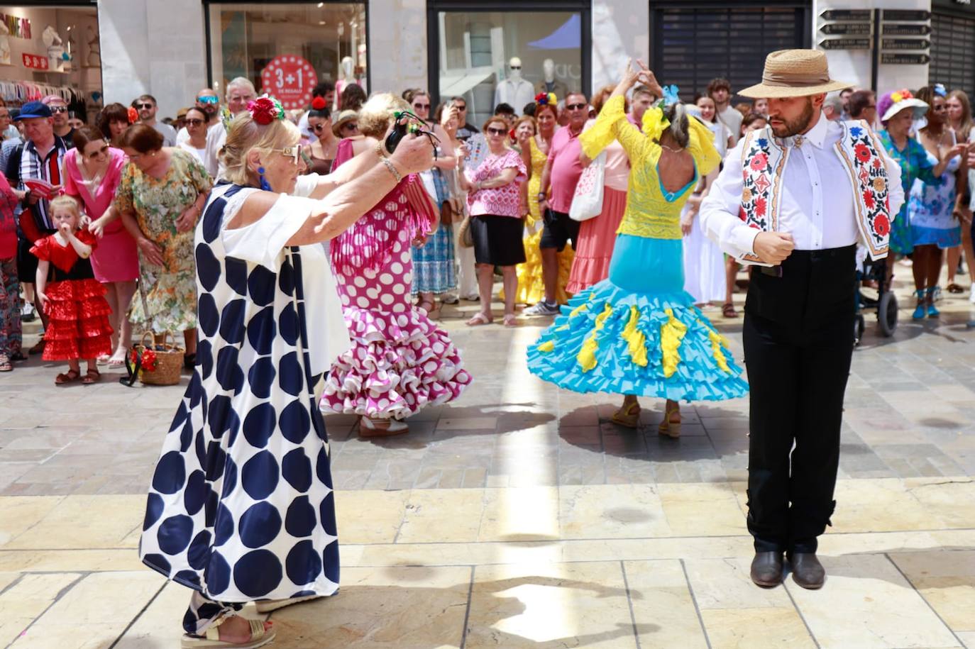 Música, baile y ambiente en la feria del Centro, este jueves