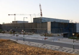 Las obras de la nueva Facultad de Turismo, en la ampliación de Teatinos, ya acumulan un importante retraso por problemas en la cimentación.