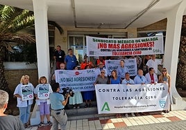Concentración de los facultativos este martes en el Hospital Regional