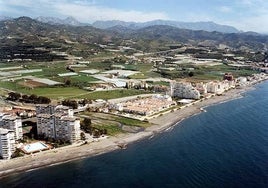 Imagen de archivo de la playa de Mezquitilla (Algarrobo)