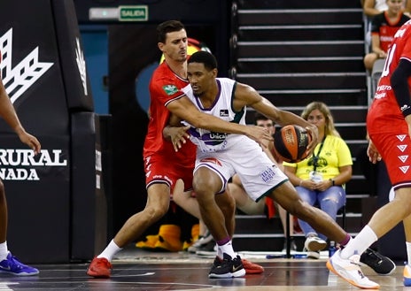 Imagen secundaria 1 - Debut con nota del Unicaja en Granada