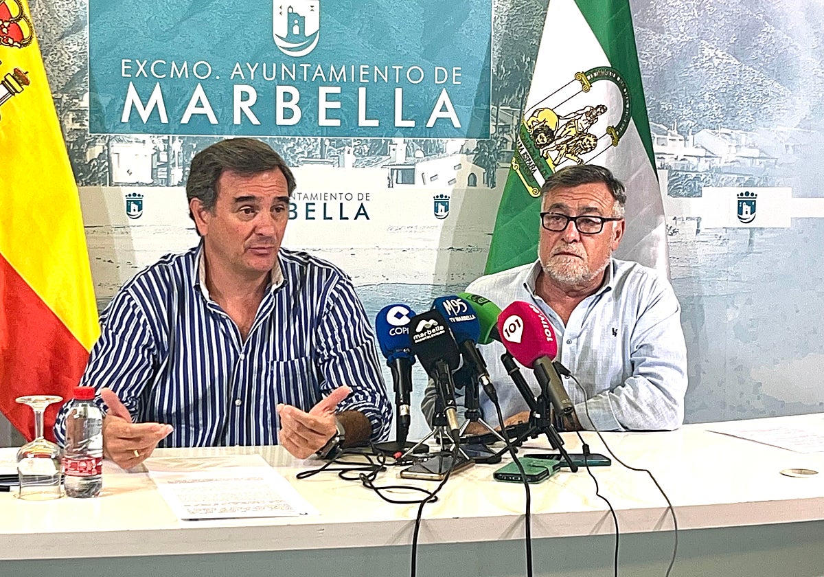 Félix Romero y Baldomero León, en la rueda de prensa posterior a la Junta de Gobierno Local.