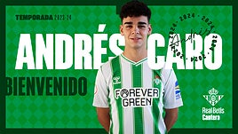 Andrés Caro posa con la camiseta del Betis.