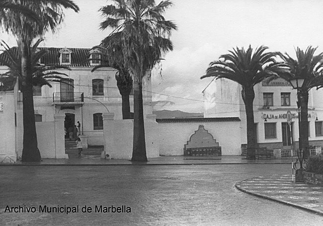 La plaza de la iglesia y la villa de San Luis, en el año 1968.