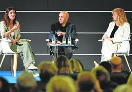 Maribel Verdú, Luis Alegre y Emma Suárez, este viernes en el coloquio en el Albéniz dentro del ciclo de cine clásico La Edad de Oro.