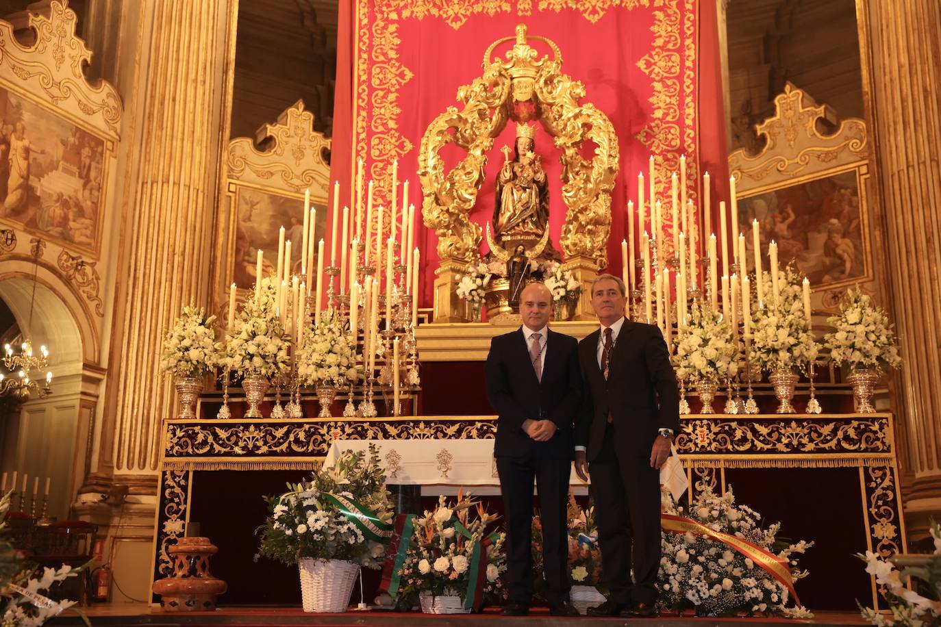 La ofrenda floral a la Virgen de la Victoria en Málaga en imágenes