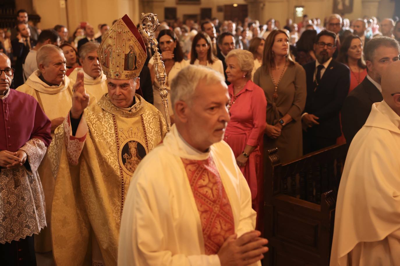 La ofrenda floral a la Virgen de la Victoria en Málaga en imágenes