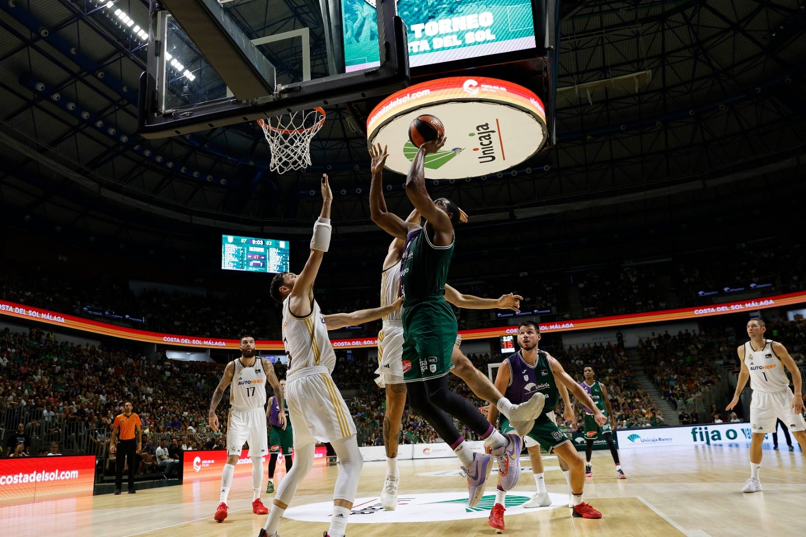 El Unicaja y el Real Madrid disputan la final del torneo Costa del Sol