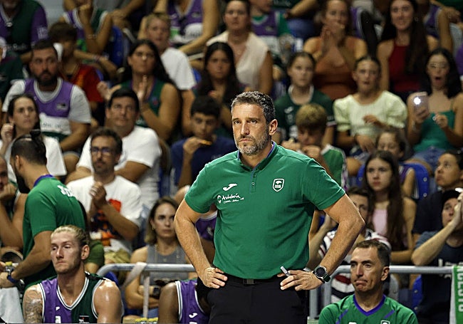 El entrenador del Unicaja, Ibon Navarro.