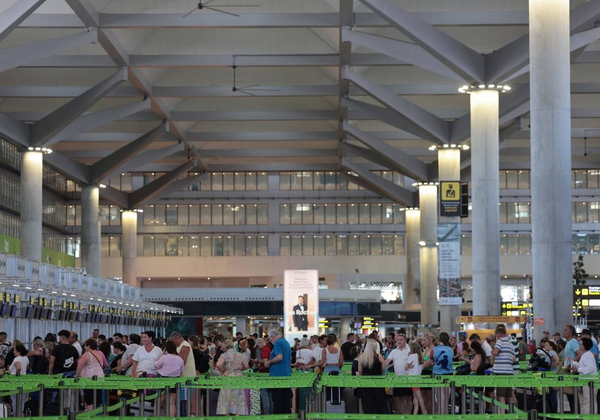 Aspecto que presentaba el aeropuerto de Málaga a principios de agosto.