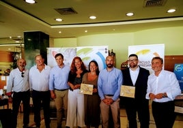 Foto de familia de los premiados.