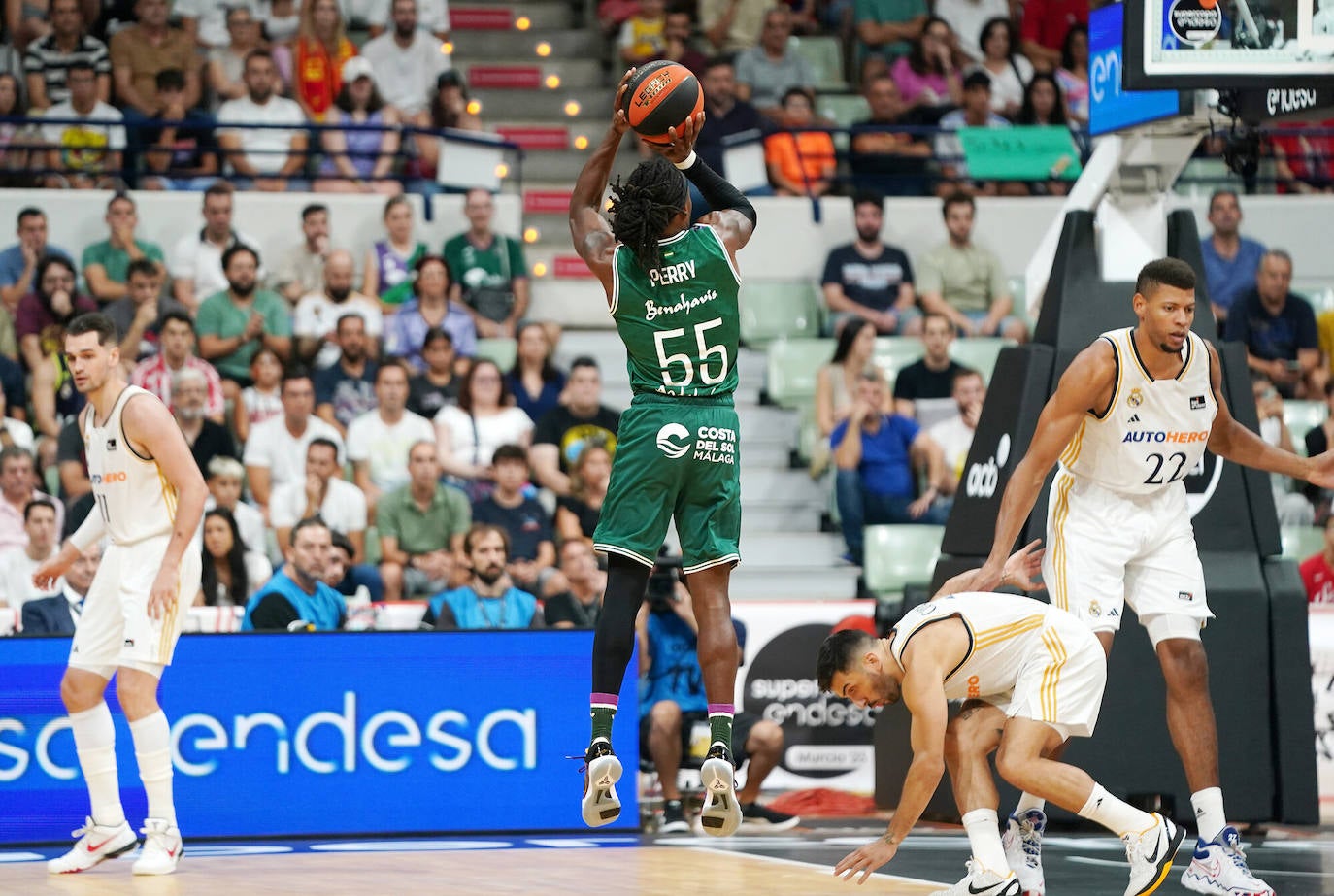 Final de la Supercopa Endesa: el Unicaja-Real Madrid, en imágenes