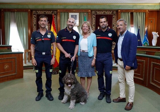 Marbella propondrá a los dos bomberos que prestaron ayuda humanitaria en Marruecos para la Medalla de Protección Civil
