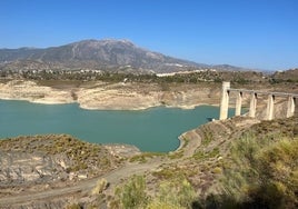 El embalse de La Viñuela está en mínimos históricos, al 8,1% de su capacidad, con 13,3 hectómetros cúbicos.