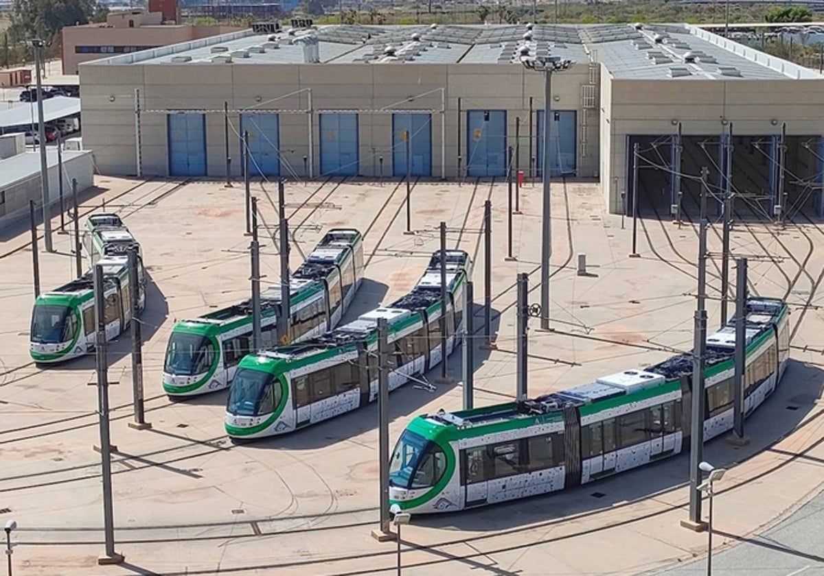 Nuevos trenes del metro de Málaga, en el recinto de talleres y cocheras.